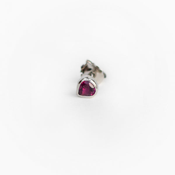 Cœur Rhodolite Ear Stud